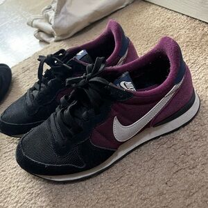 Nike internationalist